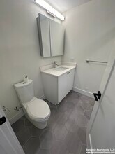 104-106-106 Warren St, Unit 3 in Boston, MA - Foto de edificio - Building Photo