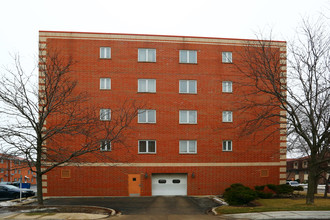 1210 E Washington St in Des Plaines, IL - Building Photo - Building Photo