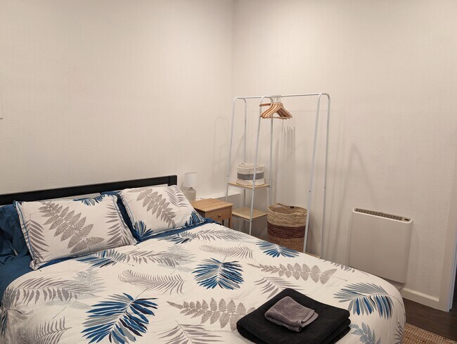 26 Saddle Brook Ct, Unit In law apartment in Oakland, CA - Foto de edificio - Building Photo
