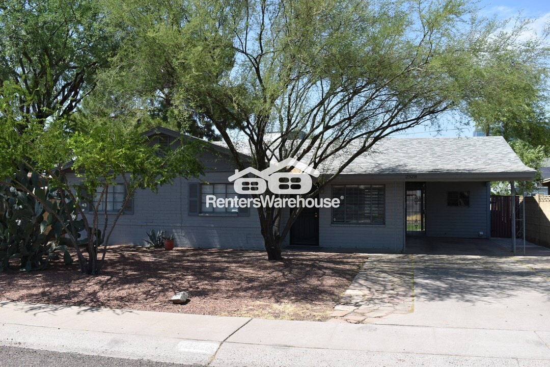 2528 E Coolidge St in Phoenix, AZ - Building Photo