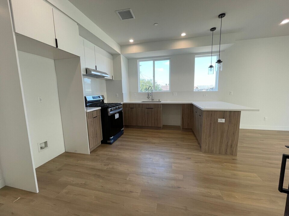 4514 Lomita St in Los Angeles, CA - Building Photo