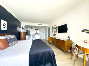 2889 McFarlane Rd in Miami, FL - Foto de edificio - Building Photo