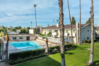 Villa Vallerto in Tustin, CA - Building Photo - Building Photo