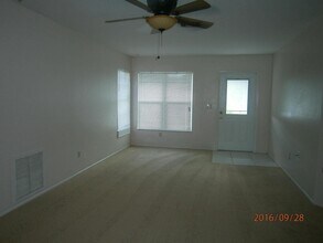 1651 SE Cascella Ct in Port St. Lucie, FL - Building Photo - Building Photo