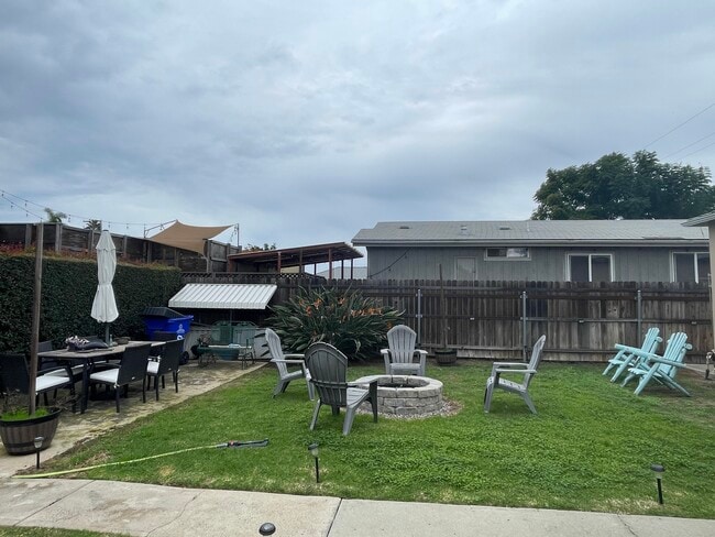 6740 Amherst St in San Diego, CA - Foto de edificio - Building Photo