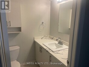 75 Weldrick Rd E in Richmond Hill, ON - Building Photo - Building Photo