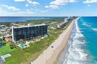 10410 S Ocean Dr, Unit 308 in Jensen Beach, FL - Building Photo