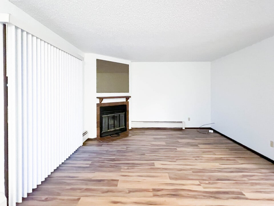 3051 Lois Dr in Anchorage, AK - Building Photo