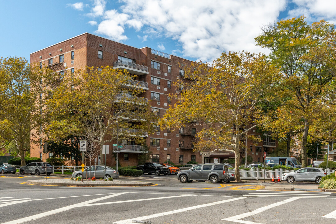 Eastwood Condos in Howard Beach, NY - Building Photo