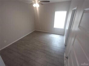 1409 Shavano Dr, Unit 1 in Edinburg, TX - Building Photo - Building Photo