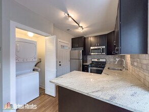 2206 W Eastwood Ave, Unit A03N in Chicago, IL - Building Photo - Building Photo