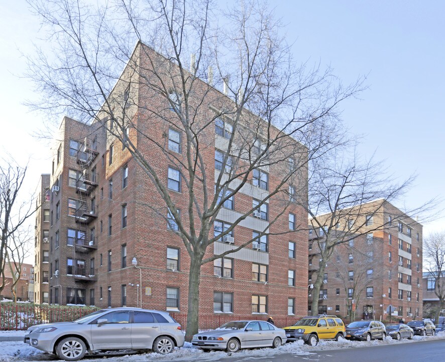 14230 Sanford Ave in Flushing, NY - Building Photo