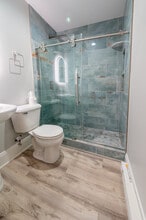 304 Warner St, Unit 2 in Cincinnati, OH - Building Photo - Building Photo