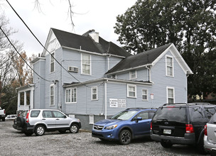 Gray House in Knoxville, TN - Foto de edificio - Building Photo