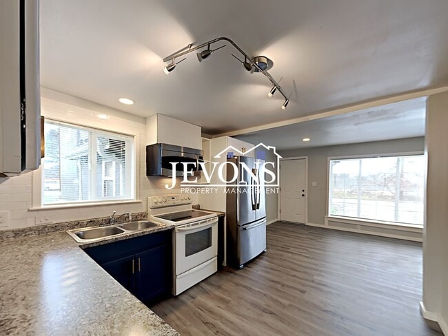 3303 S Ainsworth Ave in Tacoma, WA - Building Photo - Building Photo