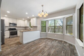 7501 Whistlestop Dr in Austin, TX - Building Photo - Building Photo