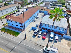 442-446 W 93rd St in Los Angeles, CA - Building Photo - Primary Photo