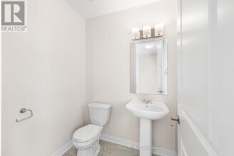 617 Chillerton Dr in Ottawa, ON - Building Photo - Building Photo