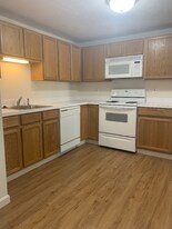 220 Providence Rd in Grafton, MA - Building Photo