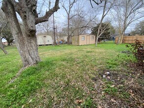 802 Mable St in El Campo, TX - Building Photo - Building Photo