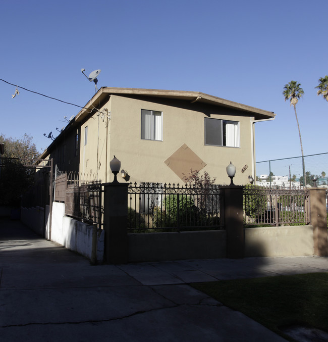 457 N Westmoreland Ave in Los Angeles, CA - Foto de edificio - Building Photo