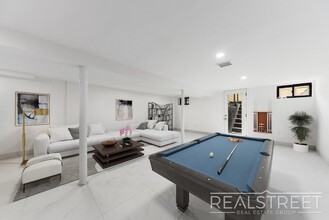 310 Linden St in Brooklyn, NY - Building Photo - Building Photo