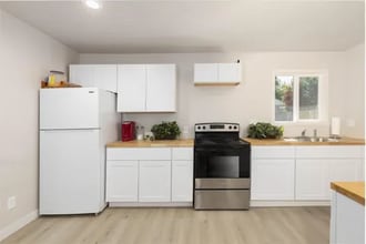 53 SW Eastern Ave in Grants Pass, OR - Building Photo - Building Photo