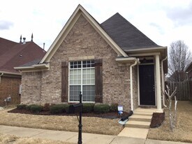 1586 Wynne Grove Rd in Cordova, TN - Building Photo