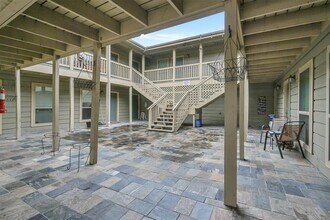 1910 Willowbend St in Conroe, TX - Building Photo - Building Photo