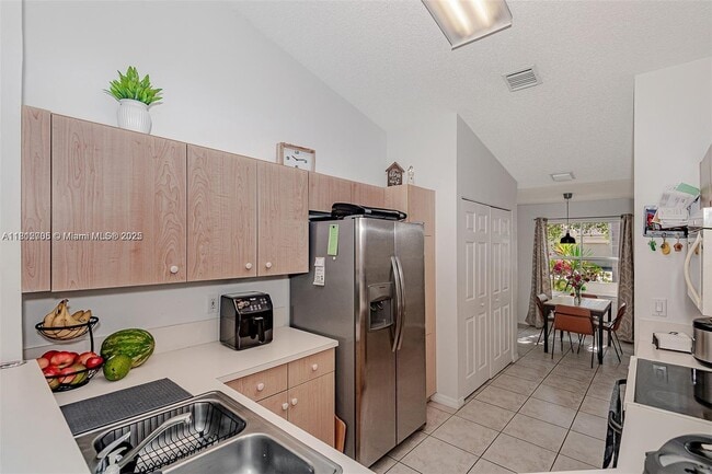 1641 Zenith Way in Weston, FL - Building Photo - Building Photo