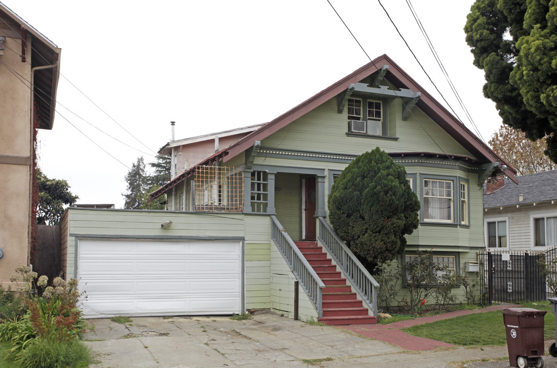 2335 Ransom Ave in Oakland, CA - Building Photo