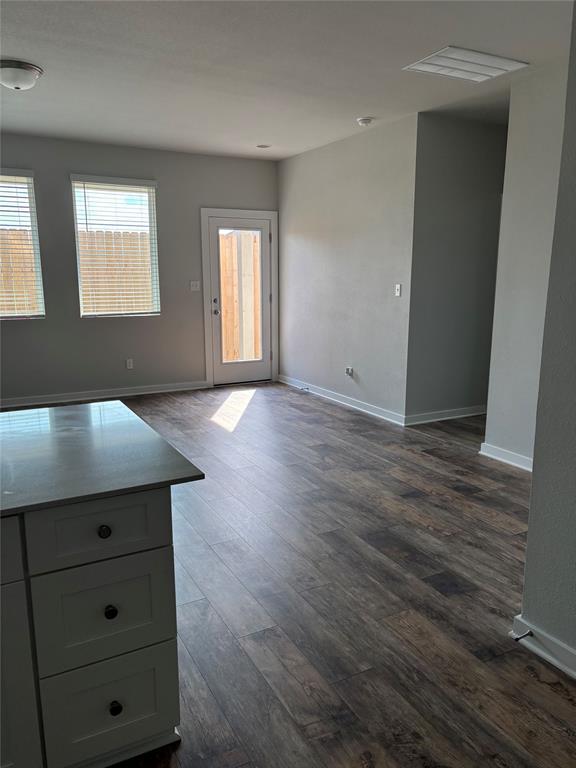 2305 US-77 in Round Rock, TX - Building Photo - Building Photo