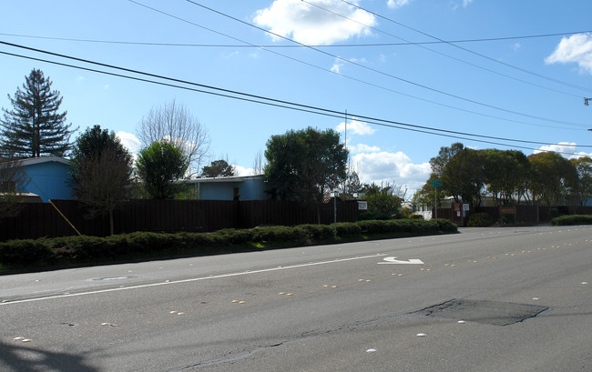 Woodcrest Mobilehome Park in Santa Rosa, CA - Building Photo - Building Photo