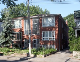 194-200 Pacific Ave in Toronto, ON - Building Photo
