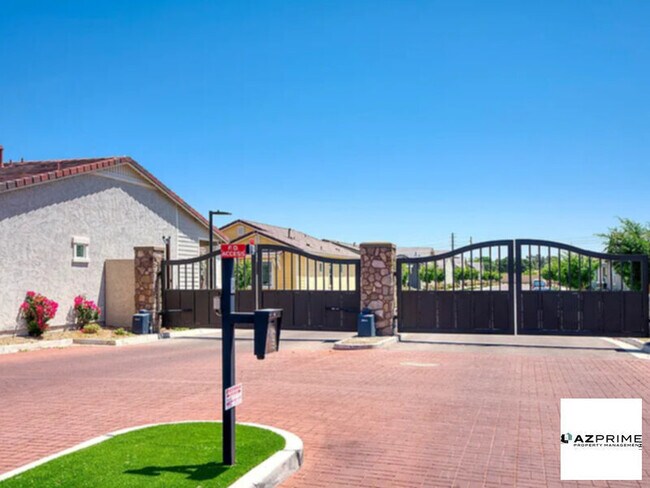 property at 1555 S Val Vista Dr