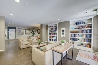 Ventana Senior Apartments in Porter Ranch, CA - Foto de edificio - Building Photo