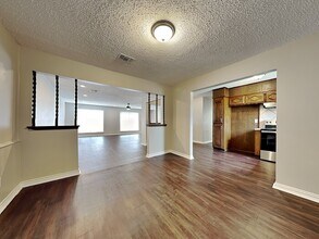 1609 Parkhaven Dr, Unit 504 in Seagoville, TX - Building Photo - Building Photo