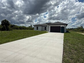 937 Grant Blvd in Lehigh Acres, FL - Building Photo - Building Photo