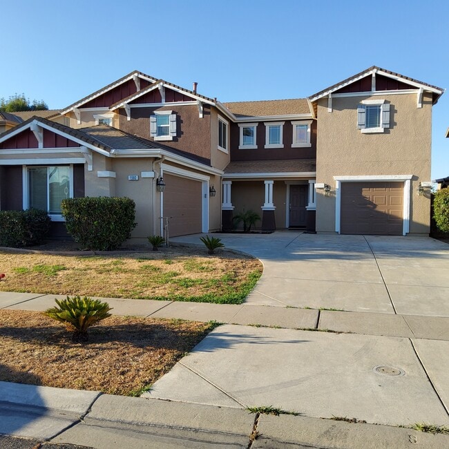 property at 1560 Maryclair Dr