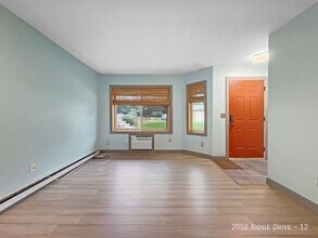 2050 Ridge Dr in St. Louis Park, MN - Building Photo - Building Photo