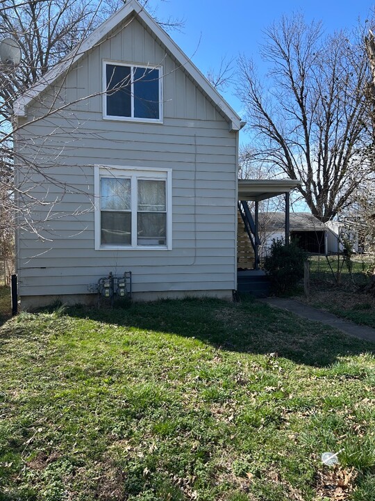 1213 Lodge Ave in Evansville, IN - Building Photo