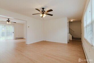 596 4th Ave in North Brunswick, NJ - Building Photo - Building Photo