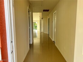 10743 Robinson St in Ft. Myers, FL - Building Photo