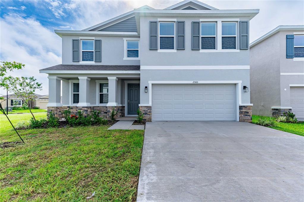 2560 Warren Acrs Blvd in Wesley Chapel, FL - Building Photo