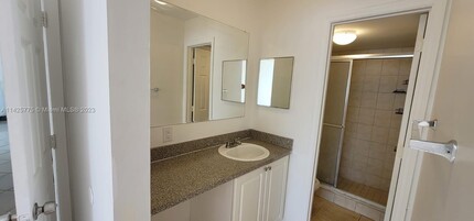 2970 NW 55th Ave, Unit 1B in Lauderhill, FL - Building Photo - Building Photo