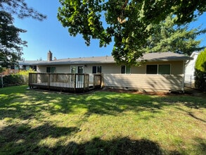 3826 NE 3rd St in Gresham, OR - Building Photo - Building Photo