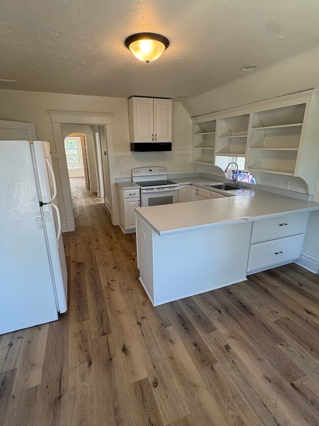 219 4th St, Unit 219 4th st