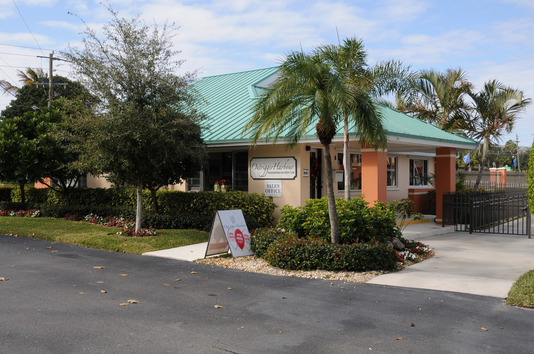 Outrigger Harbour in Jensen Beach, FL - Building Photo