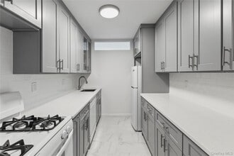 740 E Broadway in Long Beach, NY - Building Photo - Building Photo