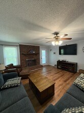 321 N Valley View Dr in Taylors, SC - Building Photo - Building Photo